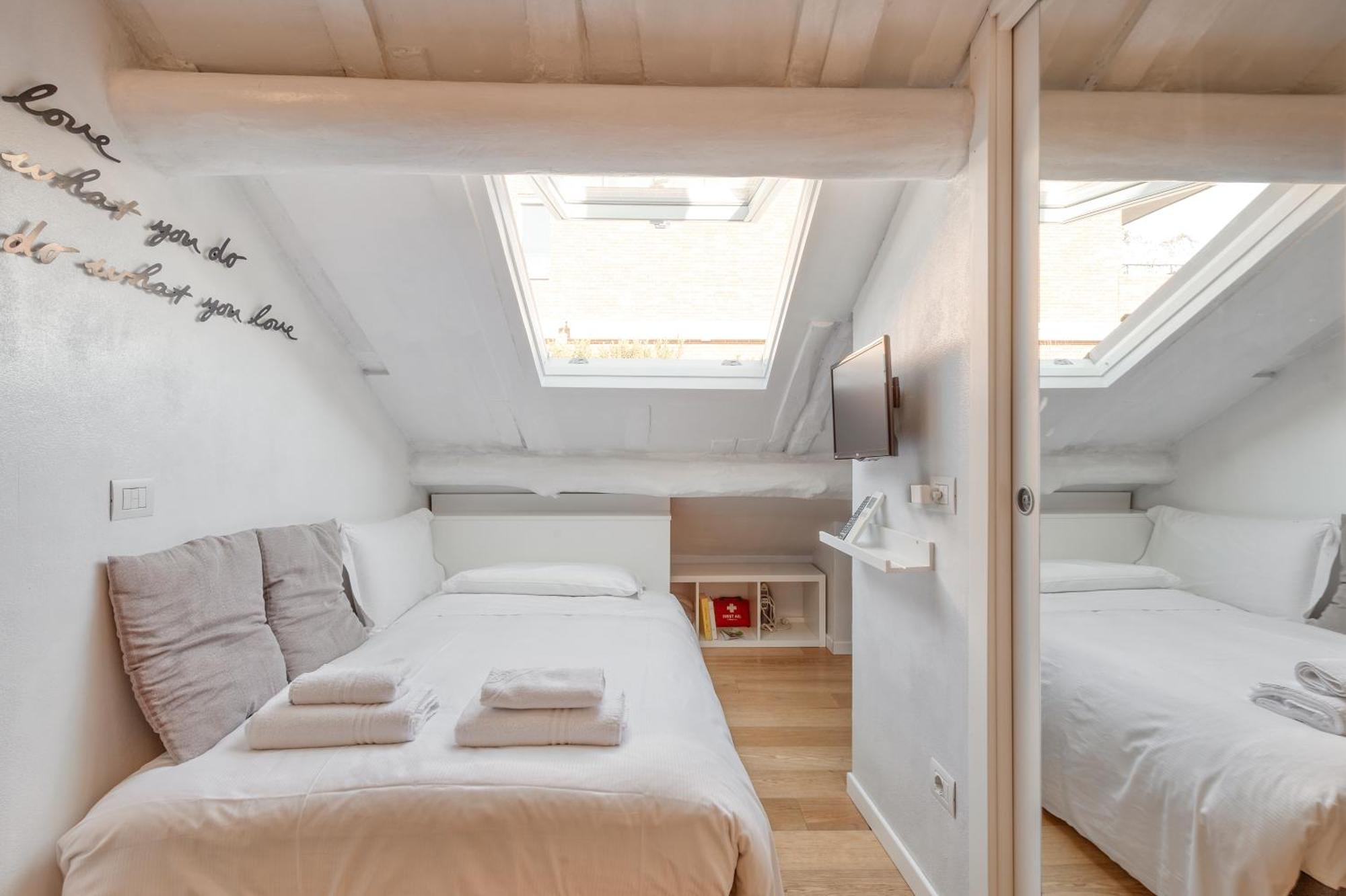Bright Mini Studio In The Heart Of ميلان المظهر الخارجي الصورة